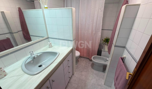 Odsprzedaż - Mieszkanie w bloku - Torrevieja - Torreblanca