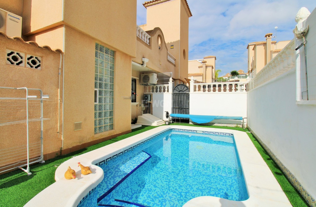Odsprzedaż - Kamienica - Villamartin - Costa Blanca