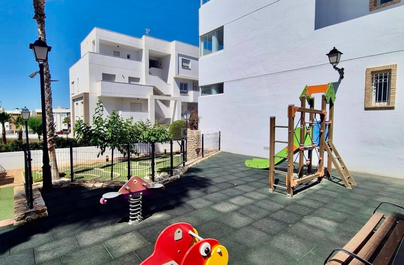 Odsprzedaż - Mieszkanie w bloku - Orihuela Costa - Costa Blanca
