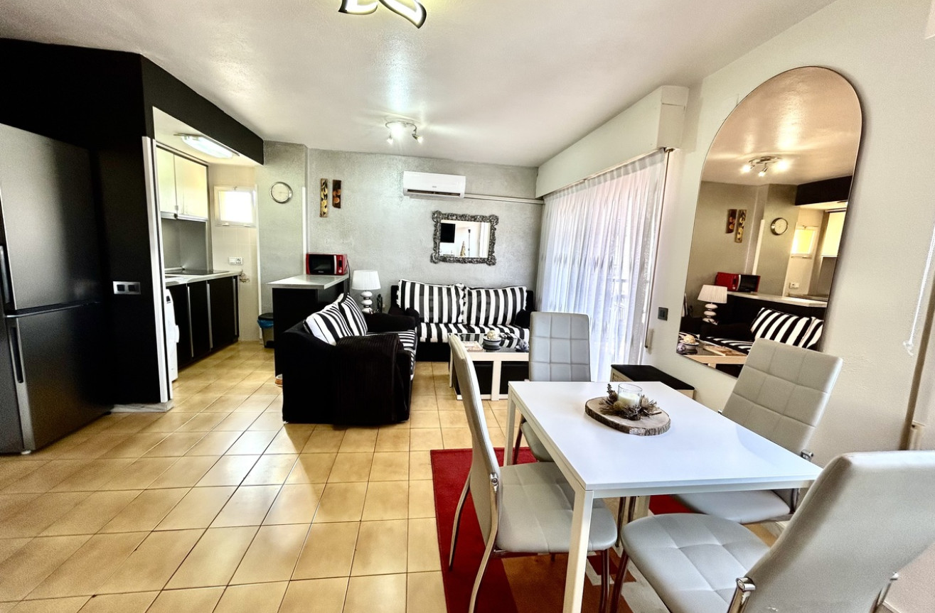 Odsprzedaż - Mieszkanie w bloku - Torrevieja - Costa Blanca