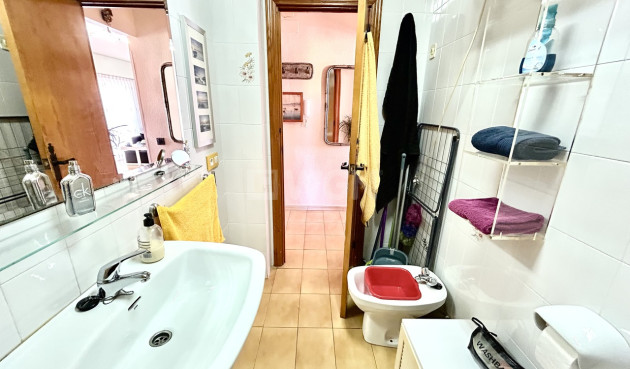 Odsprzedaż - Mieszkanie w bloku - Torrevieja - Costa Blanca