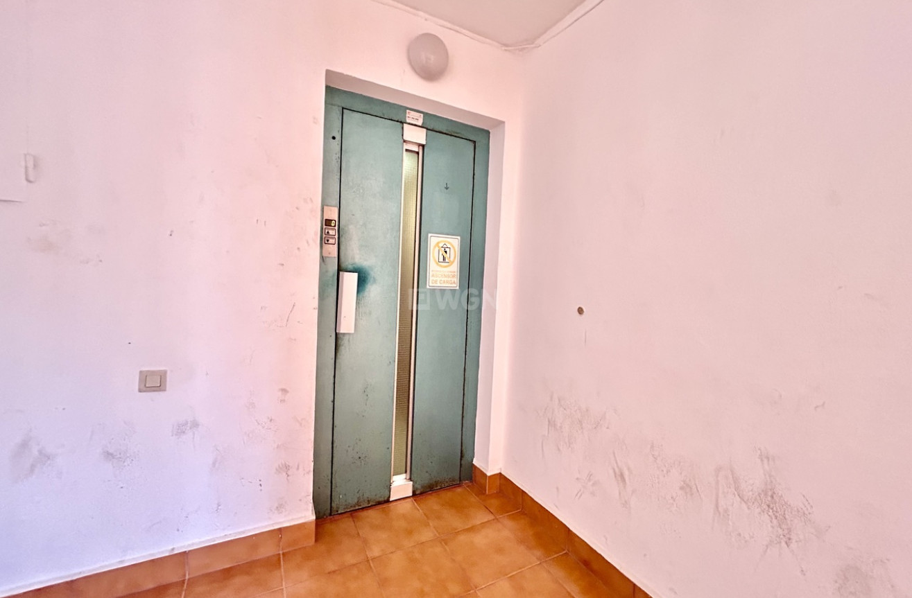 Odsprzedaż - Mieszkanie w bloku - Torrevieja - Costa Blanca