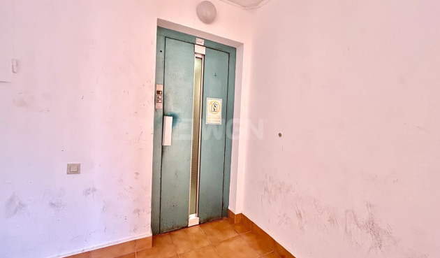 Odsprzedaż - Mieszkanie w bloku - Torrevieja - Costa Blanca