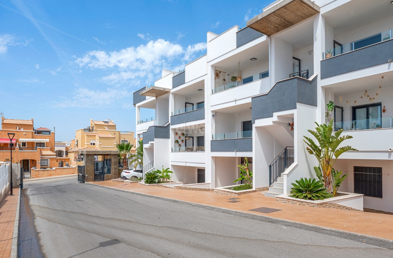 Odsprzedaż - Mieszkanie w bloku - Torrevieja - Costa Blanca