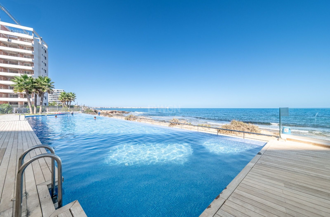 Odsprzedaż - Mieszkanie w bloku - Torrevieja - Costa Blanca