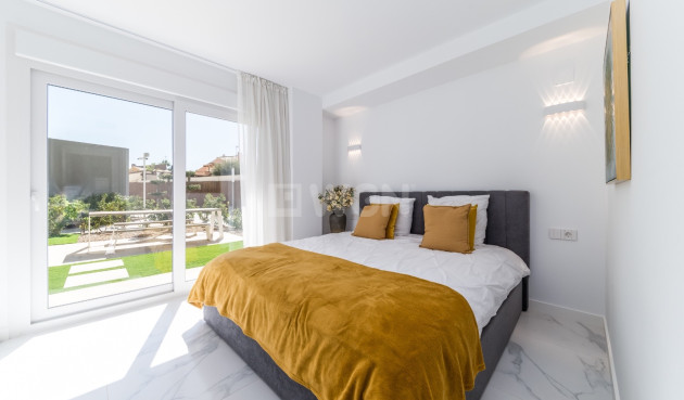 Odsprzedaż - Mieszkanie w bloku - Torrevieja - Costa Blanca