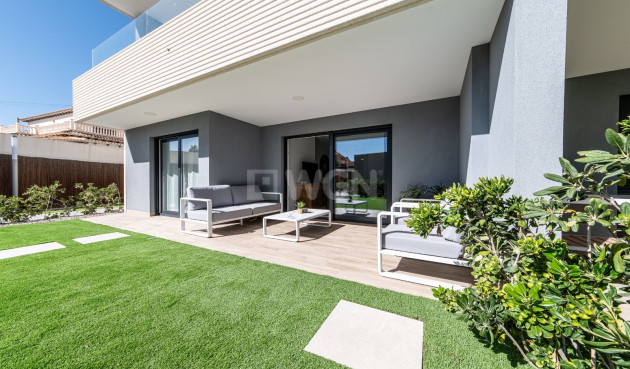Odsprzedaż - Mieszkanie w bloku - Torrevieja - Costa Blanca