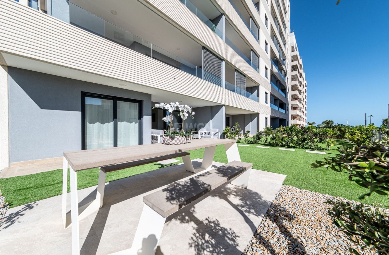 Odsprzedaż - Mieszkanie w bloku - Torrevieja - Costa Blanca