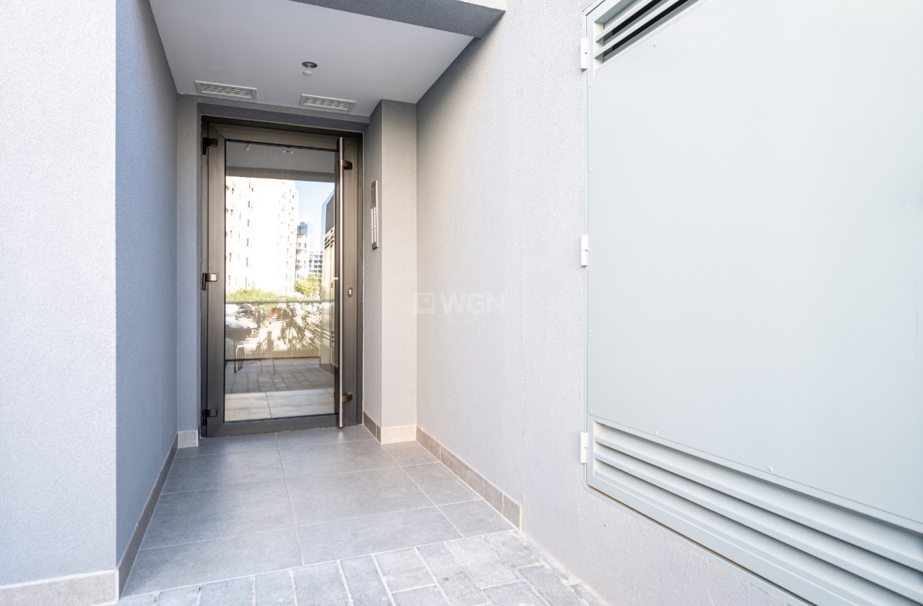 Odsprzedaż - Mieszkanie w bloku - Torrevieja - Costa Blanca