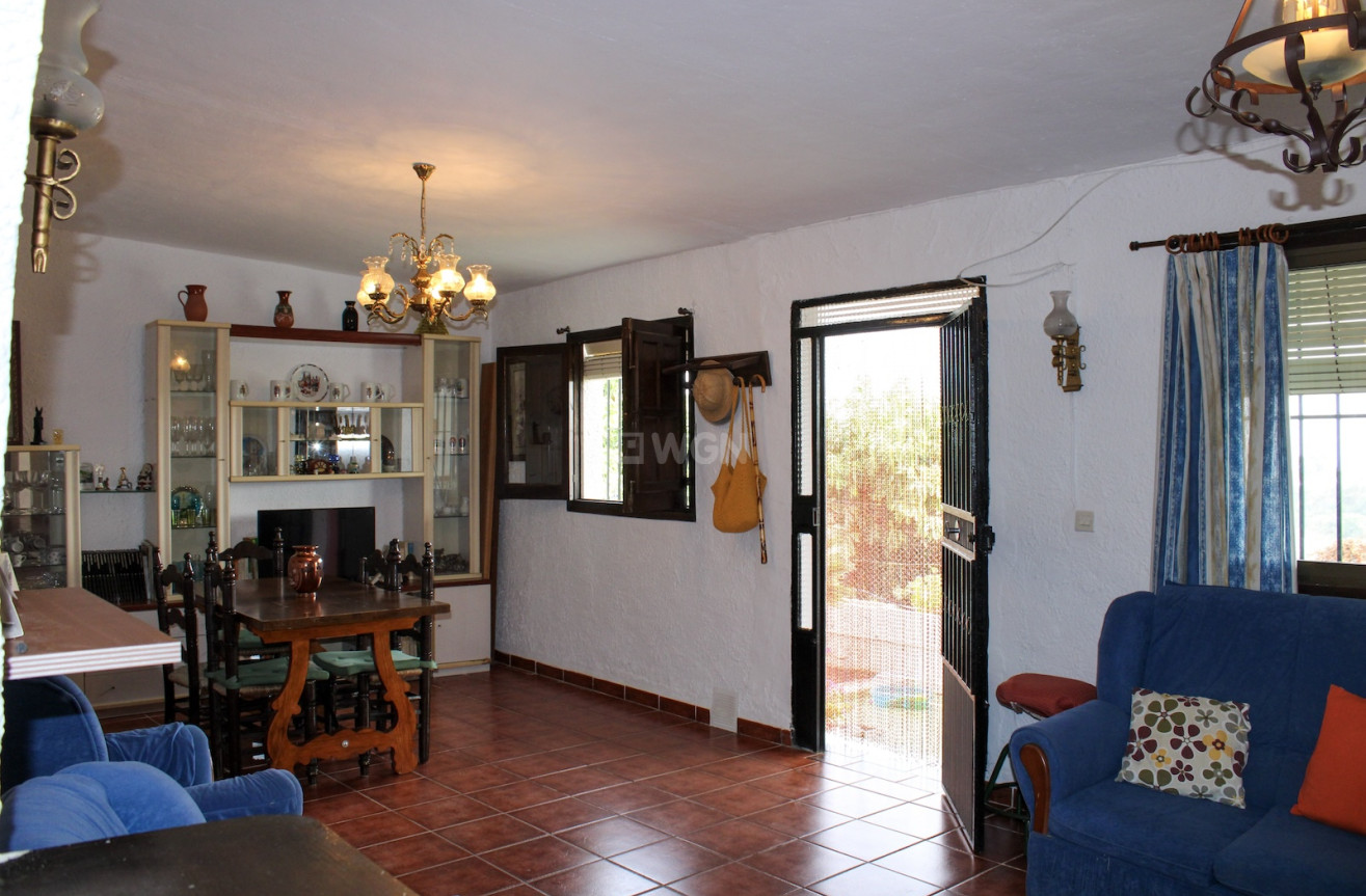 Odsprzedaż - Villa - Nerja - Costa del Sol