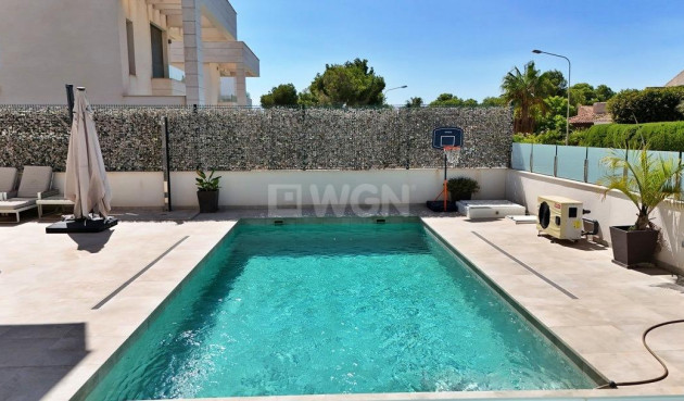Odsprzedaż - Villa - Orihuela Costa - Villamartín