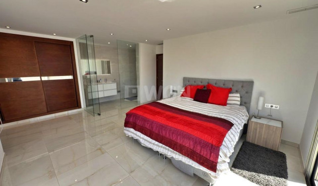Odsprzedaż - Villa - Orihuela Costa - Villamartín
