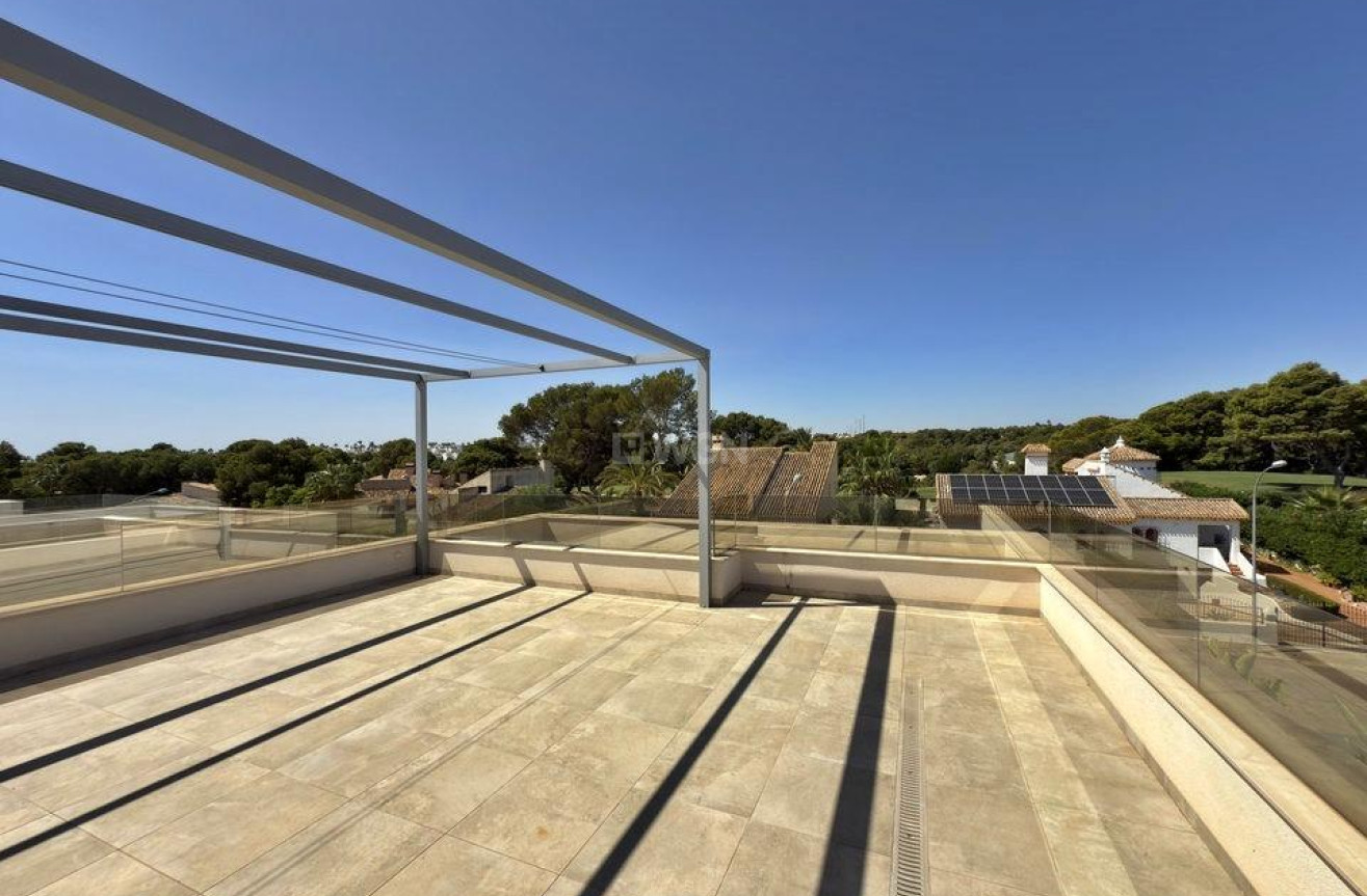 Odsprzedaż - Villa - Orihuela Costa - Villamartín