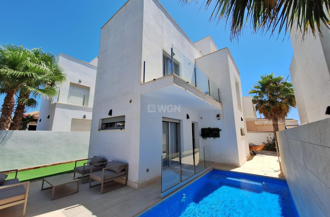 Odsprzedaż - Villa - Torrevieja - Los Frutales