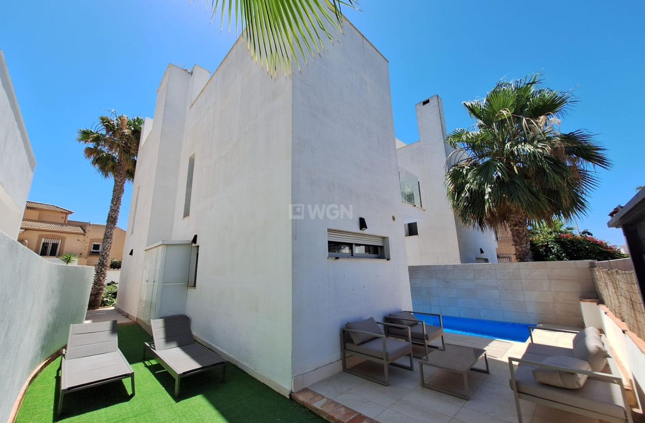 Odsprzedaż - Villa - Torrevieja - Los Frutales