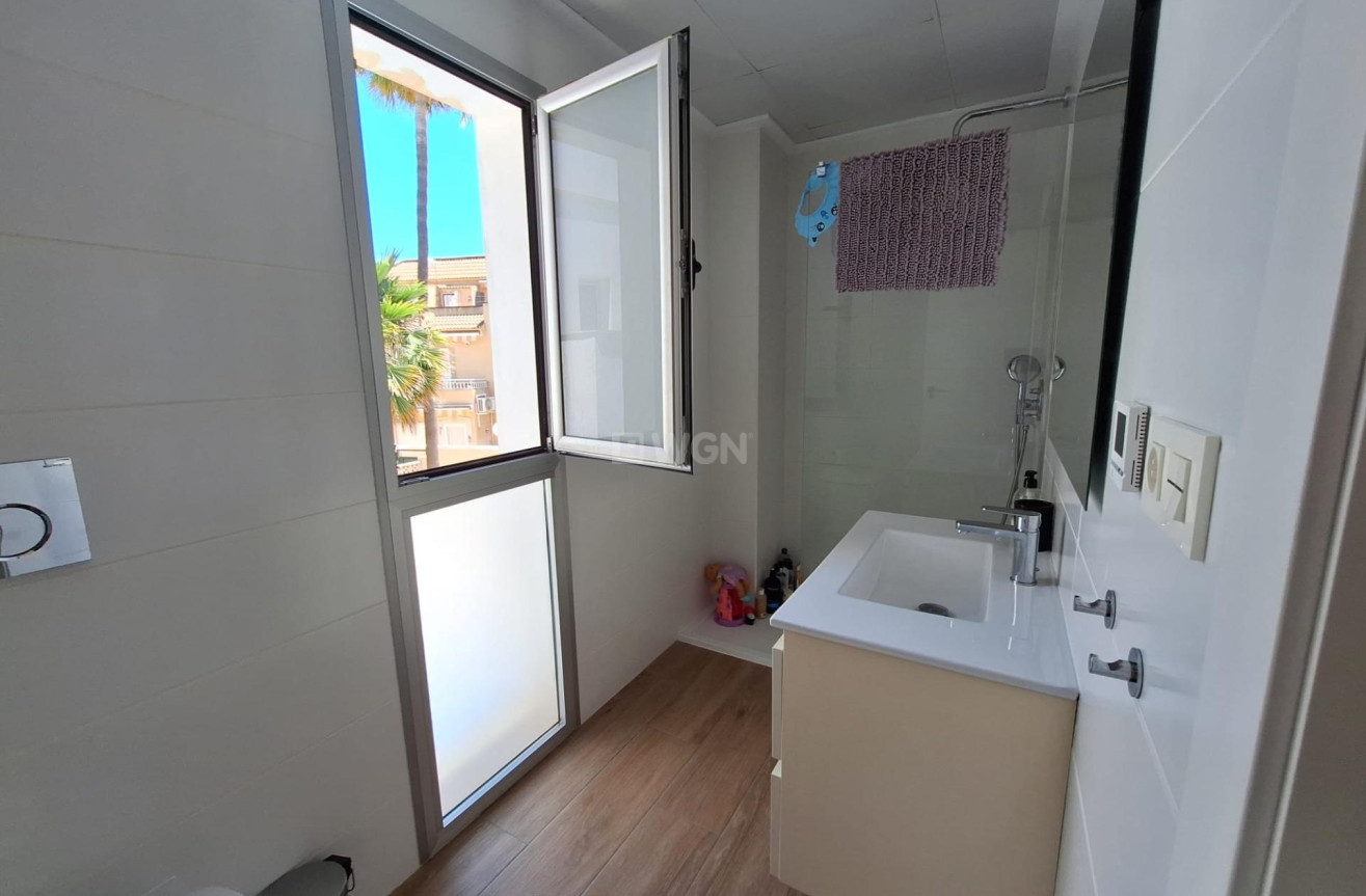 Odsprzedaż - Villa - Torrevieja - Los Frutales
