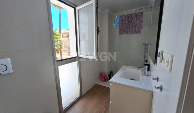 Odsprzedaż - Villa - Torrevieja - Los Frutales