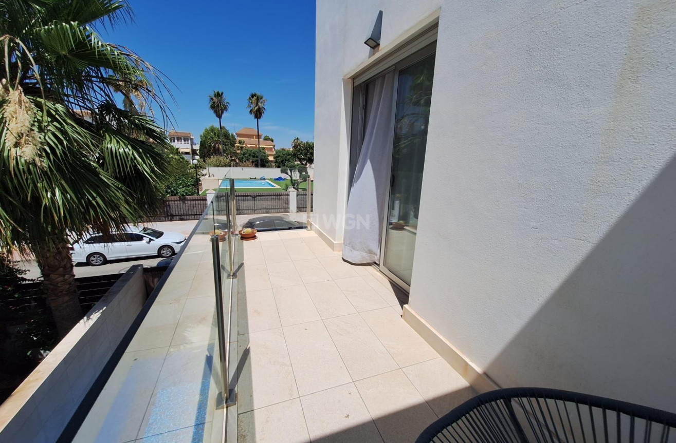 Odsprzedaż - Villa - Torrevieja - Los Frutales
