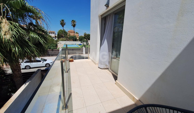 Odsprzedaż - Villa - Torrevieja - Los Frutales