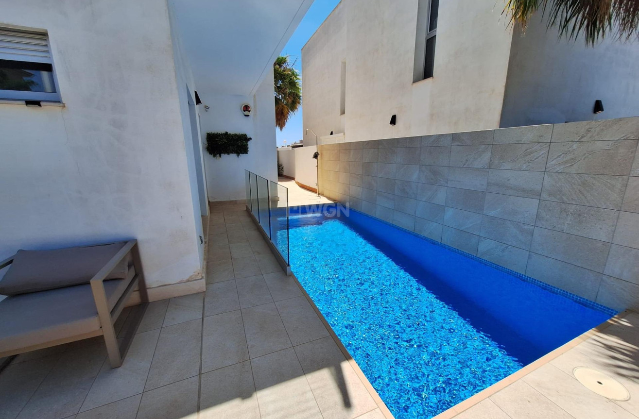 Odsprzedaż - Villa - Torrevieja - Los Frutales