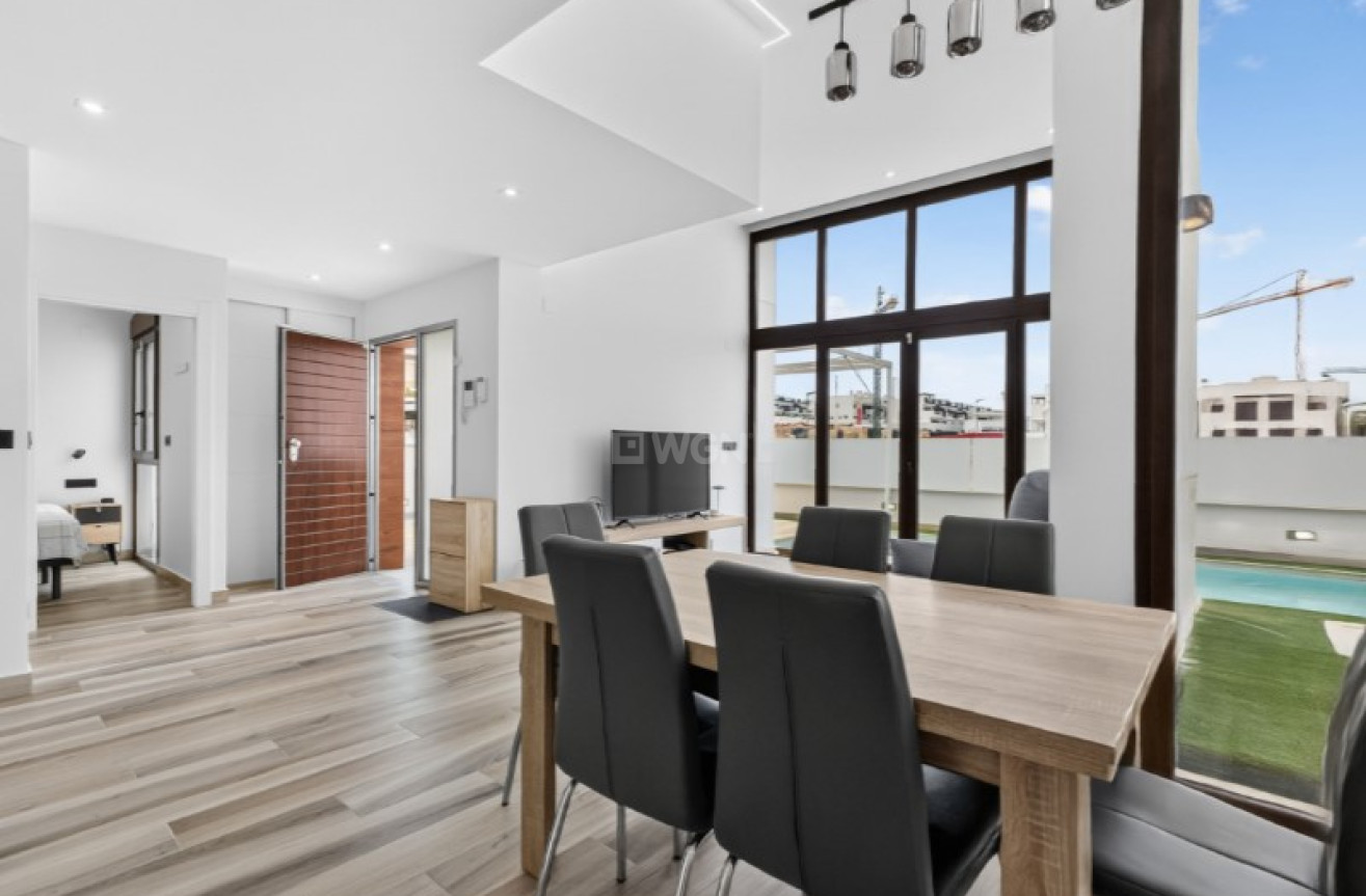 Odsprzedaż - Villa - Torrevieja - Costa Blanca