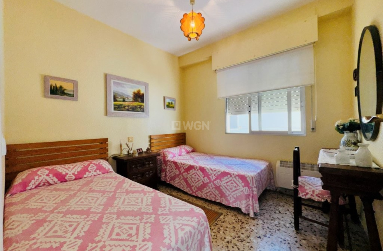 Odsprzedaż - Mieszkanie w bloku - La Mata - Costa Blanca