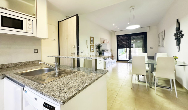 Odsprzedaż - Mieszkanie w bloku - Santa Pola - Costa Blanca