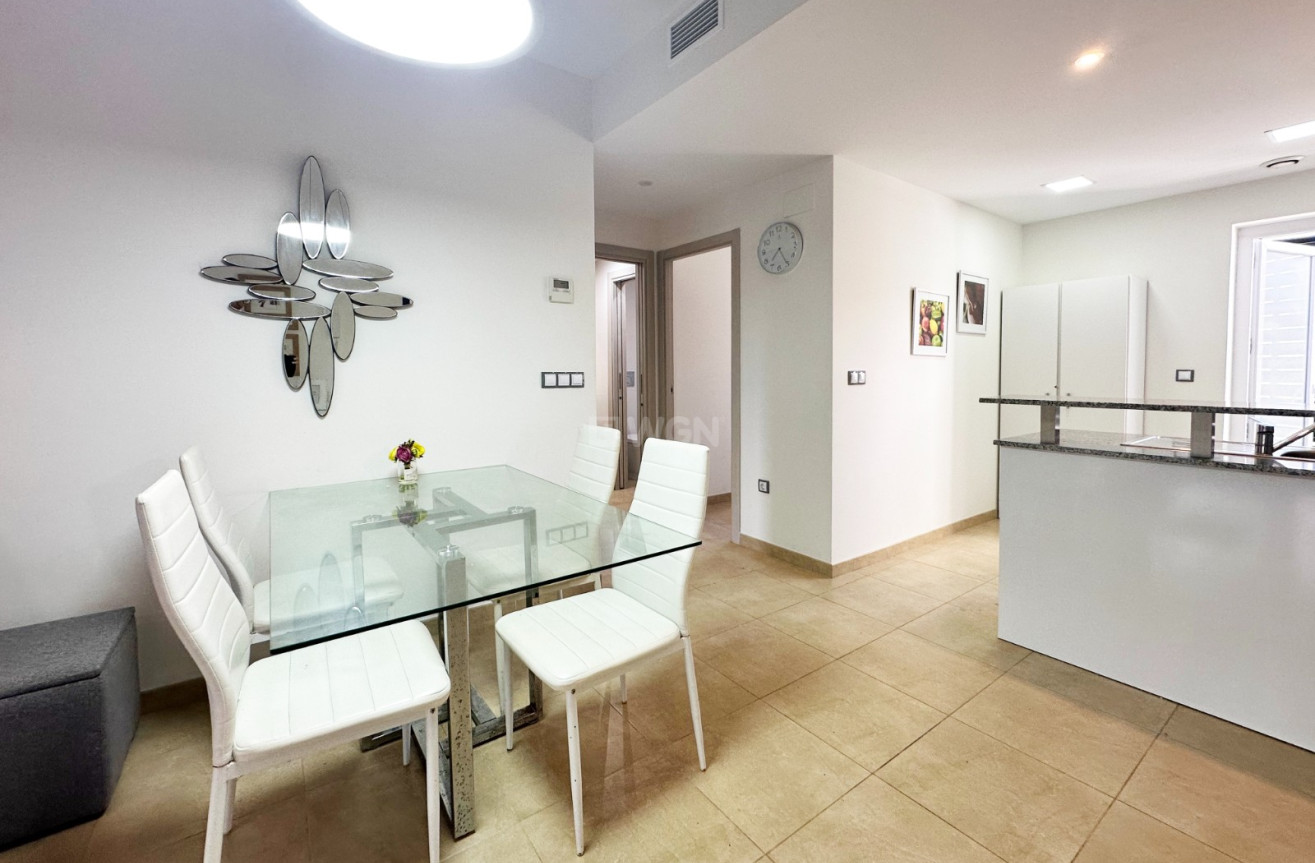 Odsprzedaż - Mieszkanie w bloku - Santa Pola - Costa Blanca