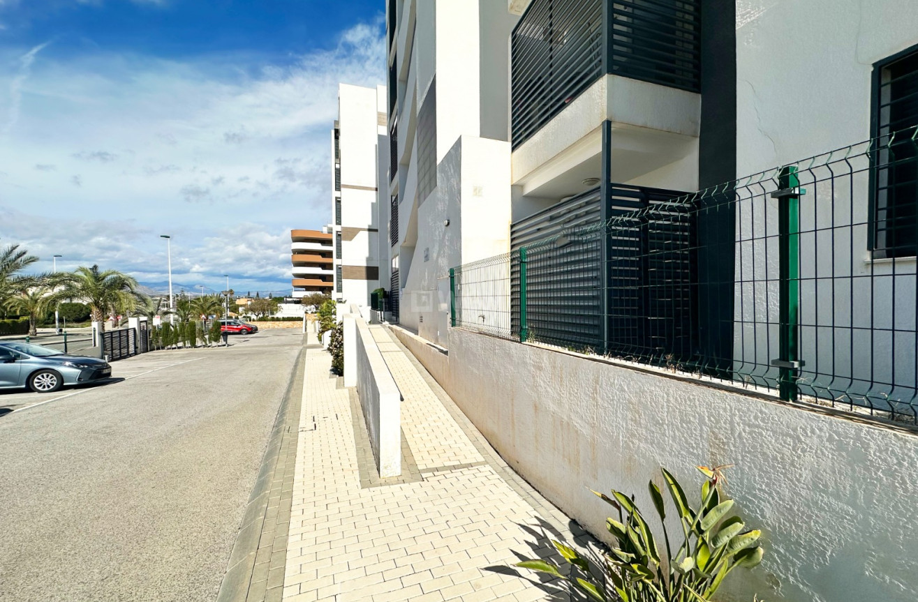 Odsprzedaż - Mieszkanie w bloku - Santa Pola - Costa Blanca
