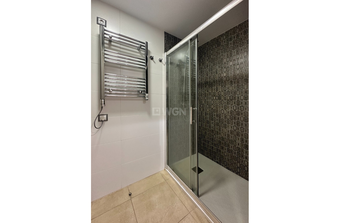 Odsprzedaż - Mieszkanie w bloku - Santa Pola - Costa Blanca