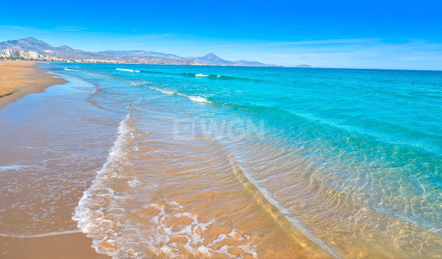 Odsprzedaż - Mieszkanie w bloku - Santa Pola - Costa Blanca
