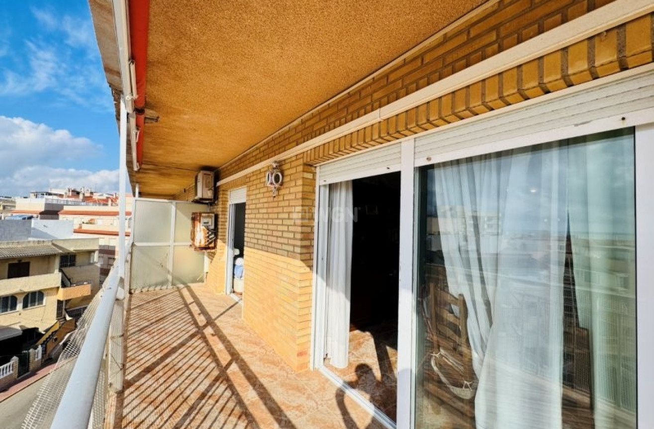 Odsprzedaż - Mieszkanie w bloku - La Mata - Costa Blanca