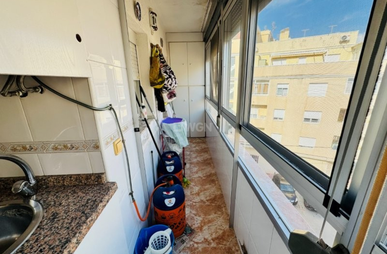 Odsprzedaż - Mieszkanie w bloku - La Mata - Costa Blanca