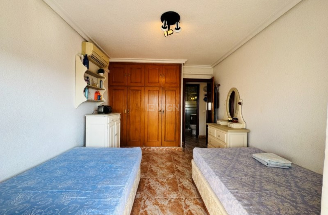 Odsprzedaż - Mieszkanie w bloku - La Mata - Costa Blanca