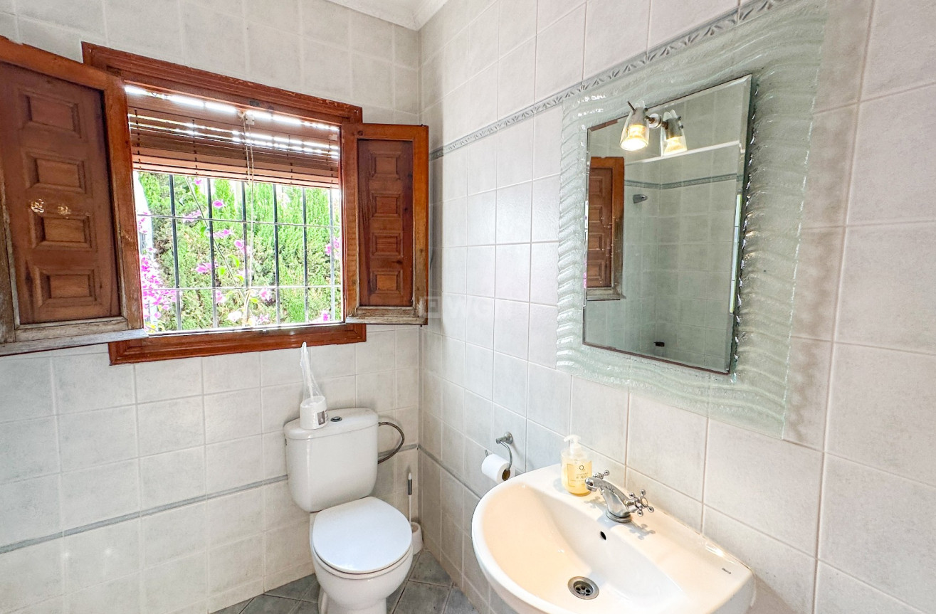 Odsprzedaż - Villa - Cabo Roig - Costa Blanca