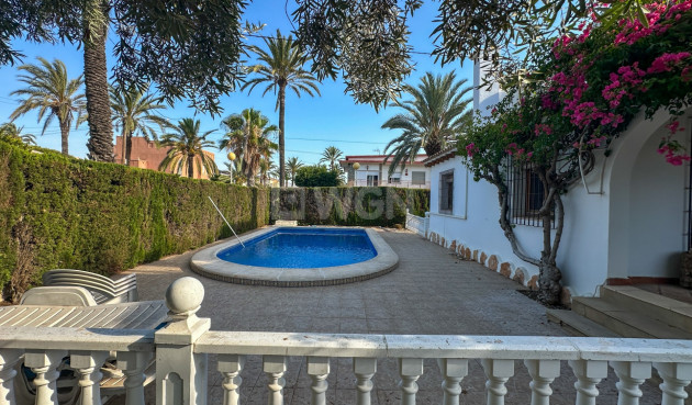 Odsprzedaż - Villa - Cabo Roig - Costa Blanca