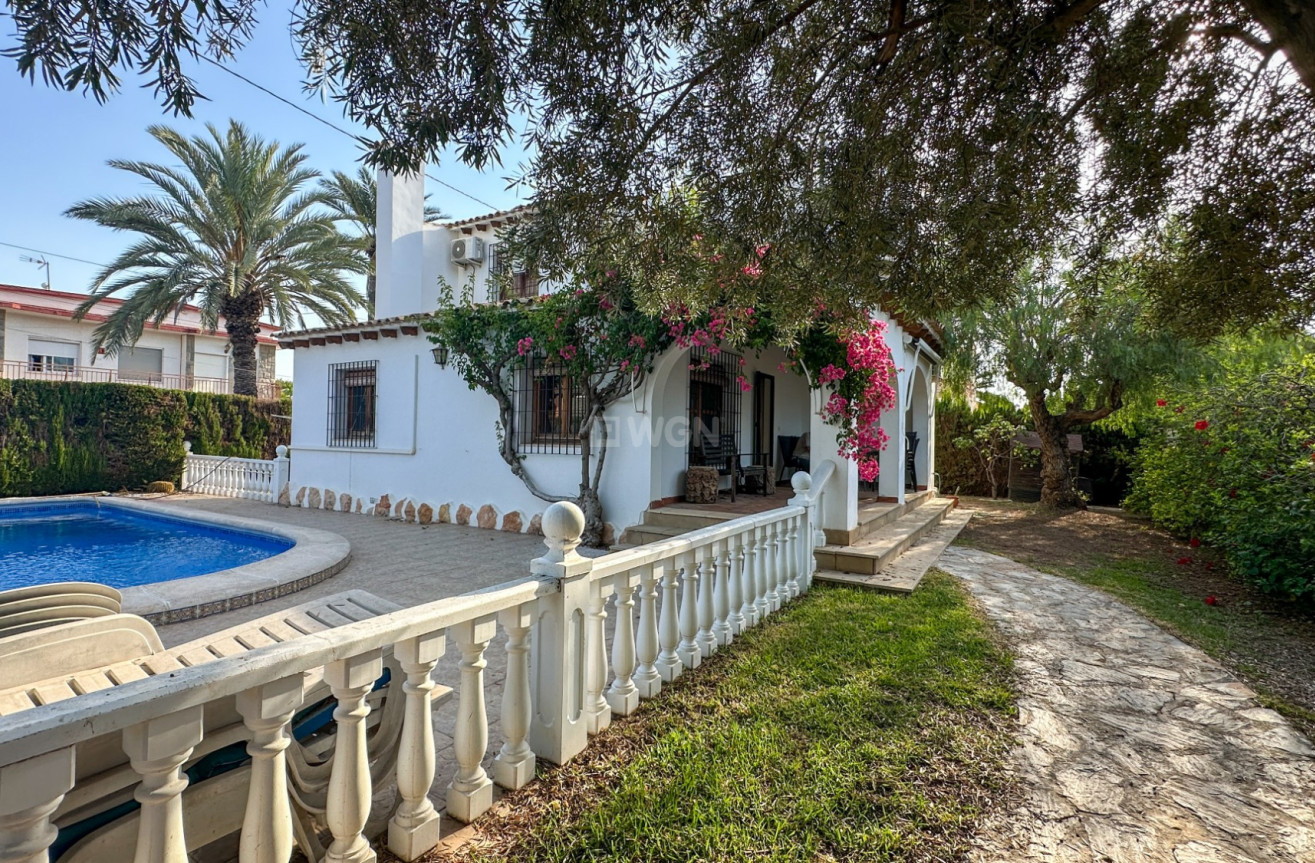 Odsprzedaż - Villa - Cabo Roig - Costa Blanca