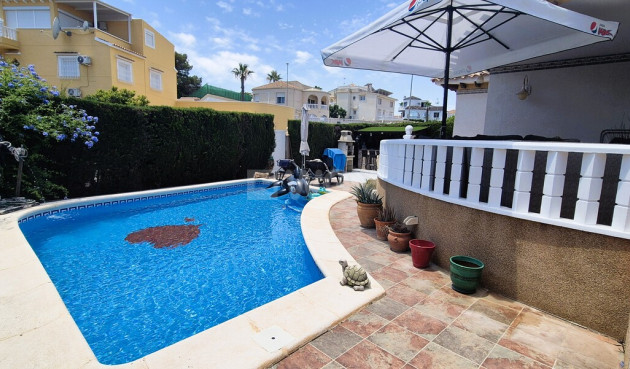 Odsprzedaż - Villa - Villamartin - Costa Blanca