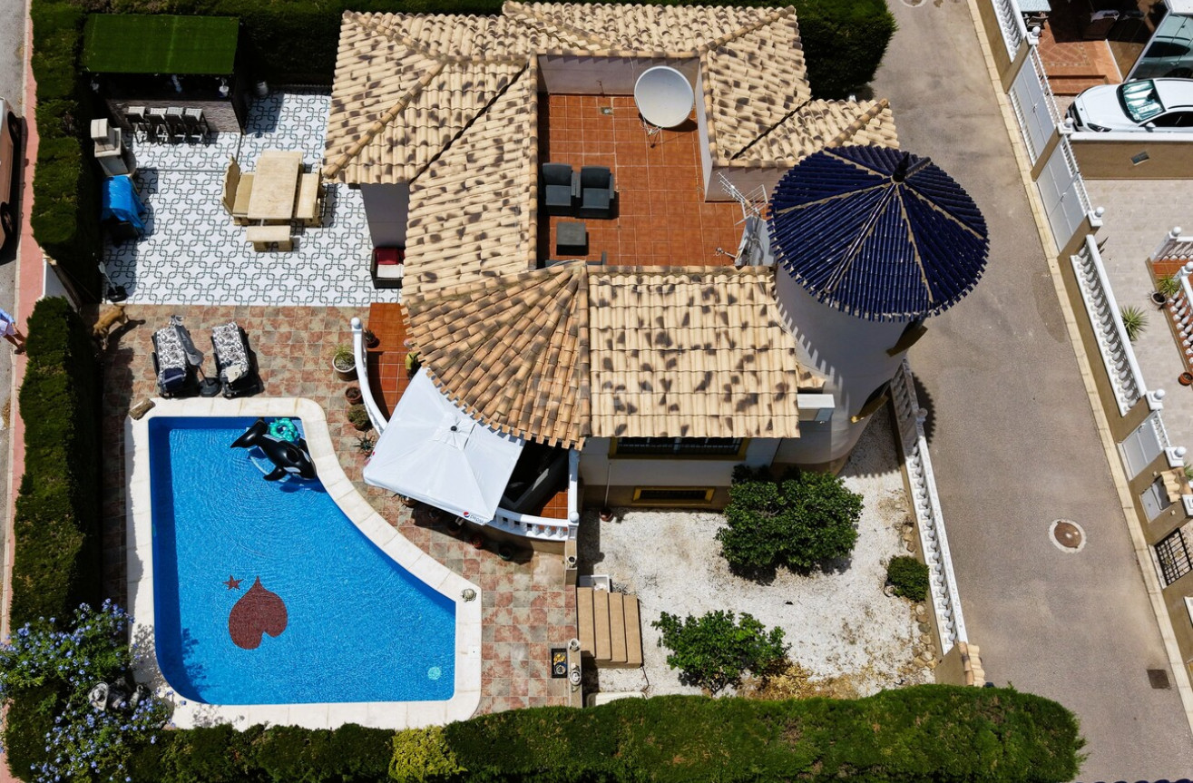 Odsprzedaż - Villa - Villamartin - Costa Blanca
