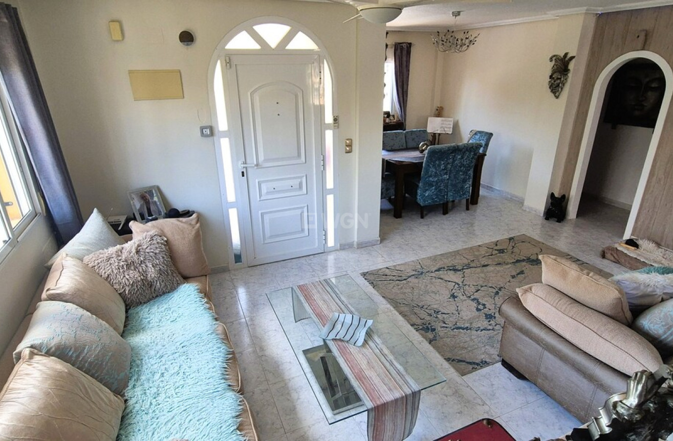 Odsprzedaż - Villa - Villamartin - Costa Blanca