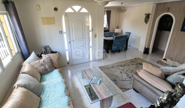 Odsprzedaż - Villa - Villamartin - Costa Blanca