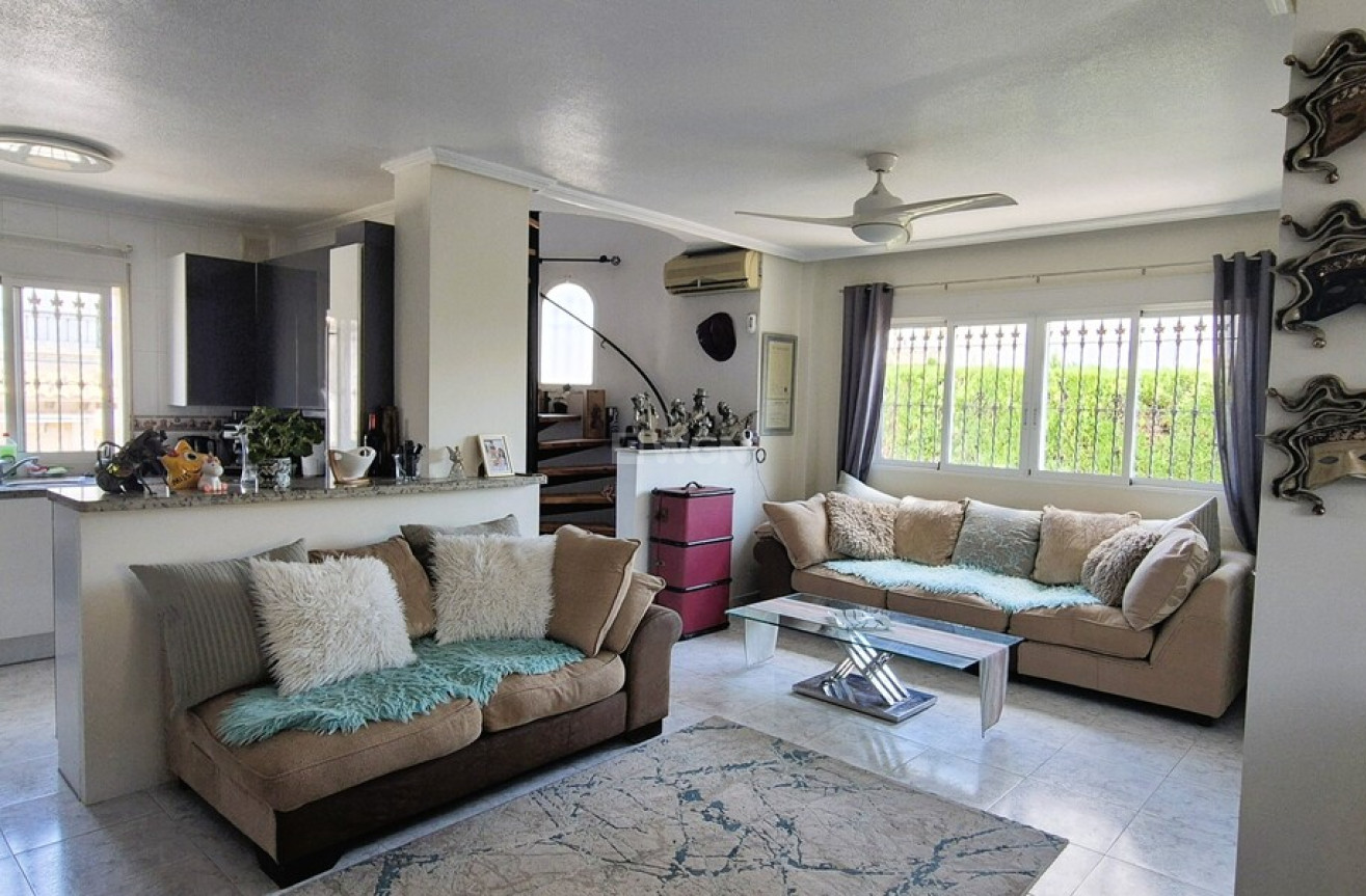 Odsprzedaż - Villa - Villamartin - Costa Blanca