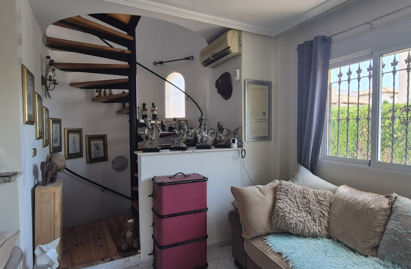 Odsprzedaż - Villa - Villamartin - Costa Blanca