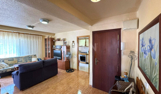 Odsprzedaż - Mieszkanie w bloku - Torrevieja - Miramar - Torre Del Moro