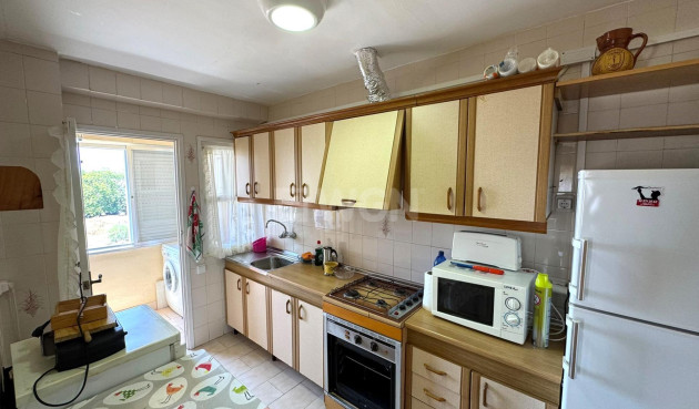 Odsprzedaż - Mieszkanie w bloku - Torrevieja - Miramar - Torre Del Moro