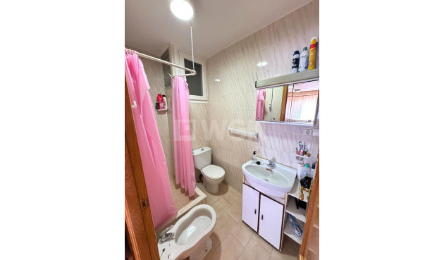 Odsprzedaż - Mieszkanie w bloku - Torrevieja - Miramar - Torre Del Moro