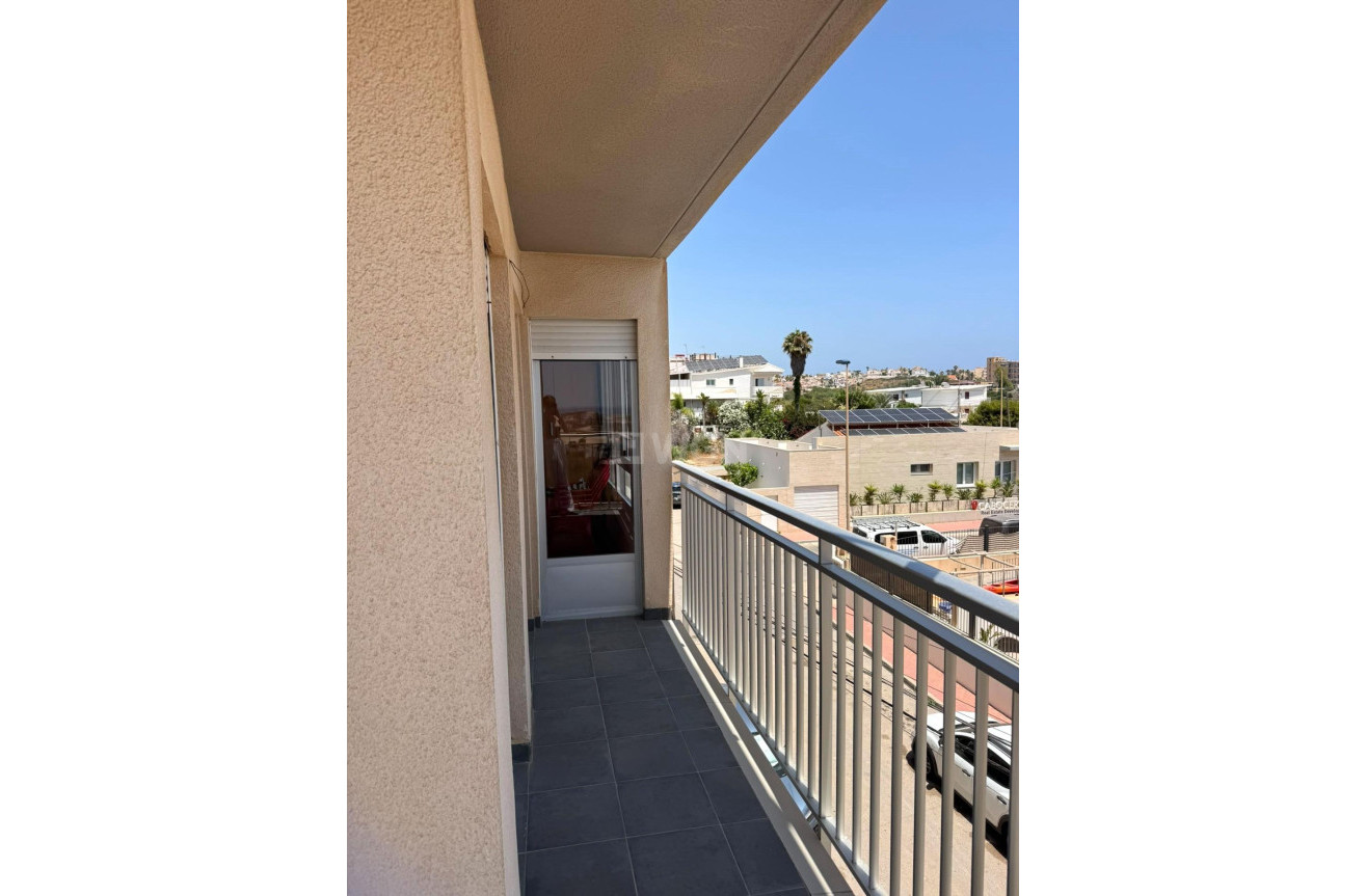 Odsprzedaż - Mieszkanie w bloku - Torrevieja - Miramar - Torre Del Moro