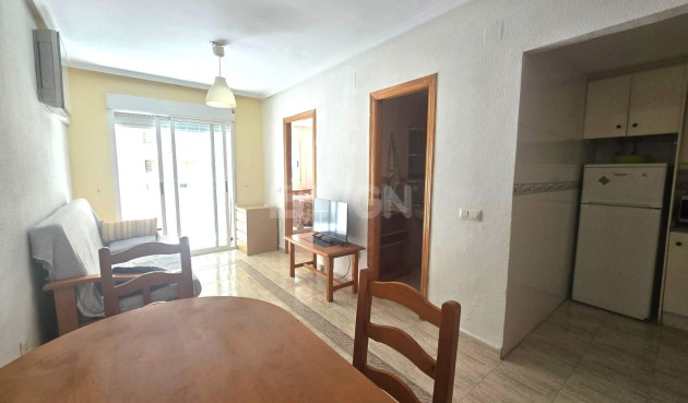 Odsprzedaż - Mieszkanie w bloku - Torrevieja - Playa de los Locos