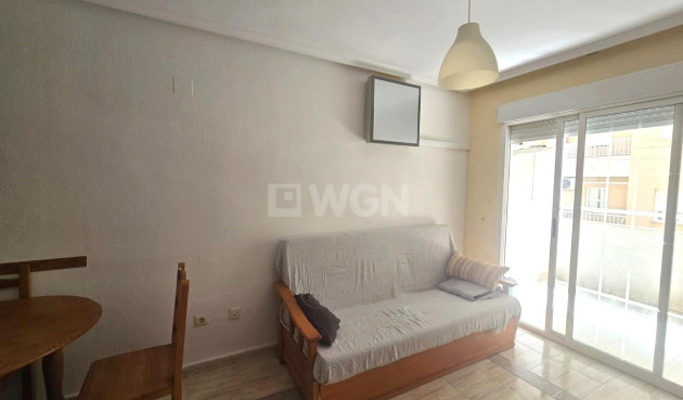 Odsprzedaż - Mieszkanie w bloku - Torrevieja - Playa de los Locos