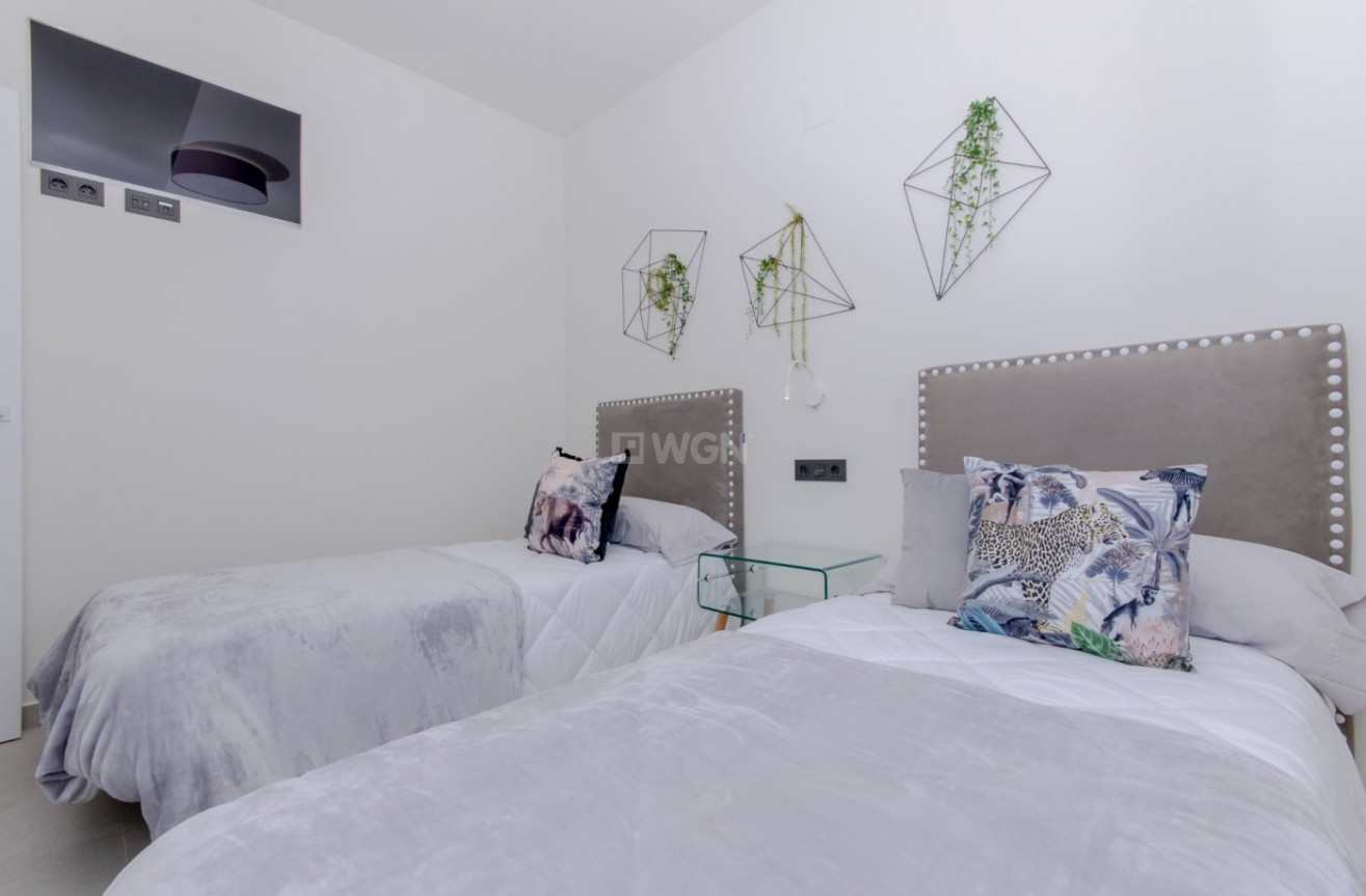 Nowy budynek - Bungalow - Torrevieja - Los Balcones